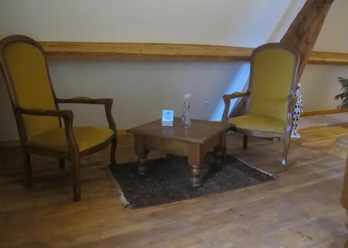 Poppy D'hotes 3* Tursac