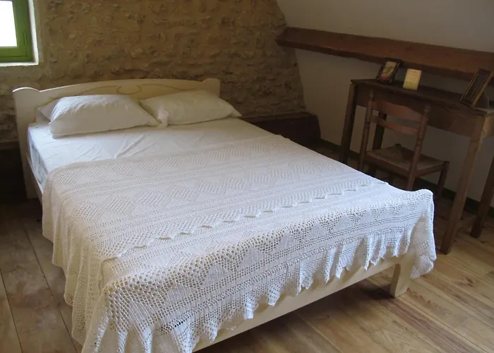 Poppy D'hotes 3* Tursac